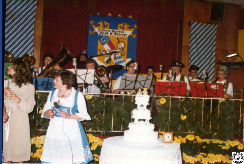 1982 05 01 21 Steve & Heidi's wedding.jpg